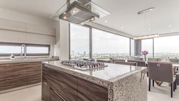 Fridge, microwave, oven, stovetop