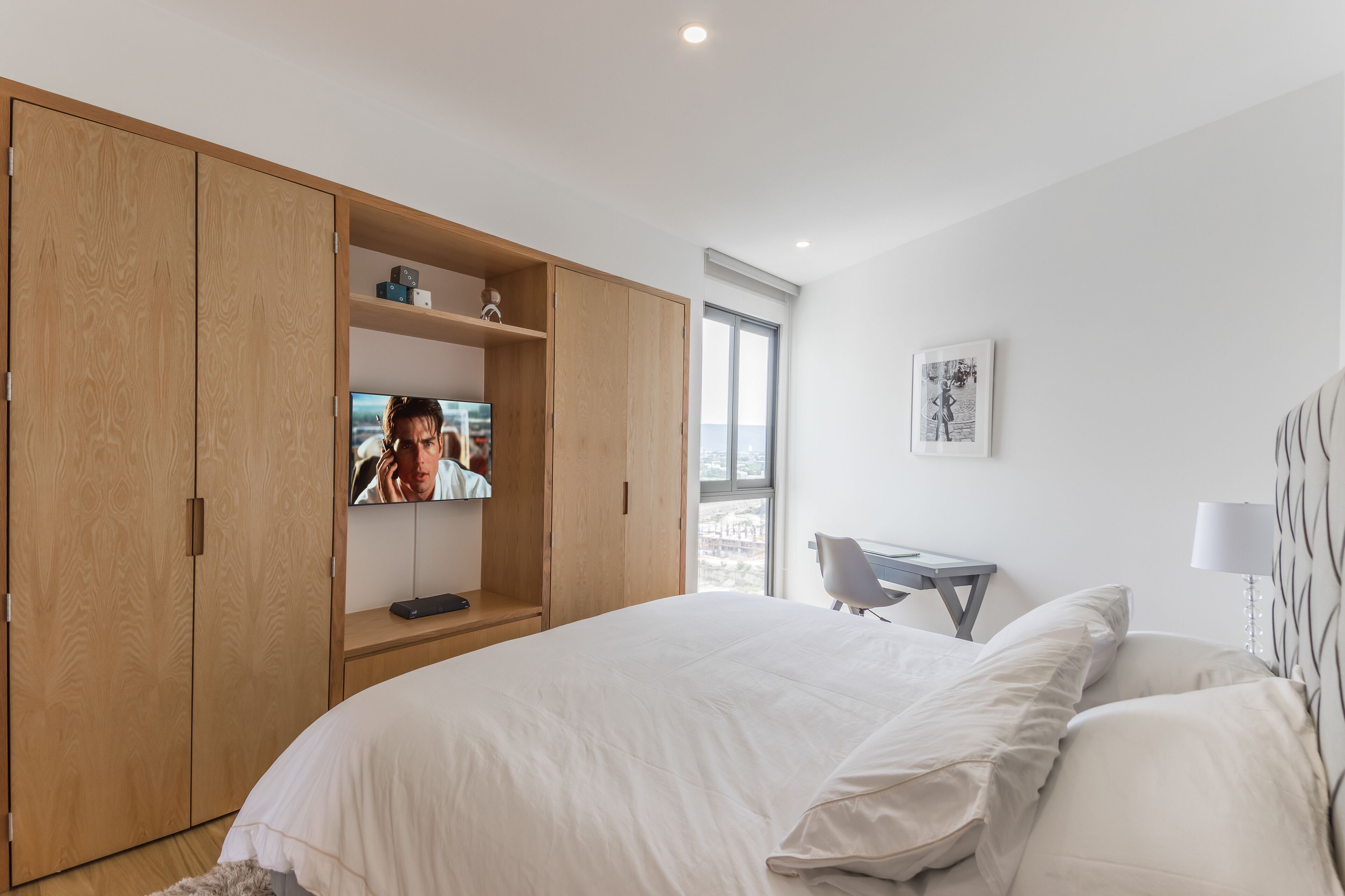 3 bedrooms, desk, iron/ironing board, free WiFi