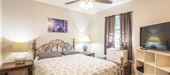 Tiny-Farm B & B  (An Animal Lovers Paradise) HUDSON, FL