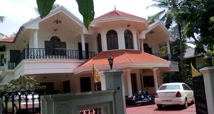 Large villa in kottayam town with 6 bedrooms