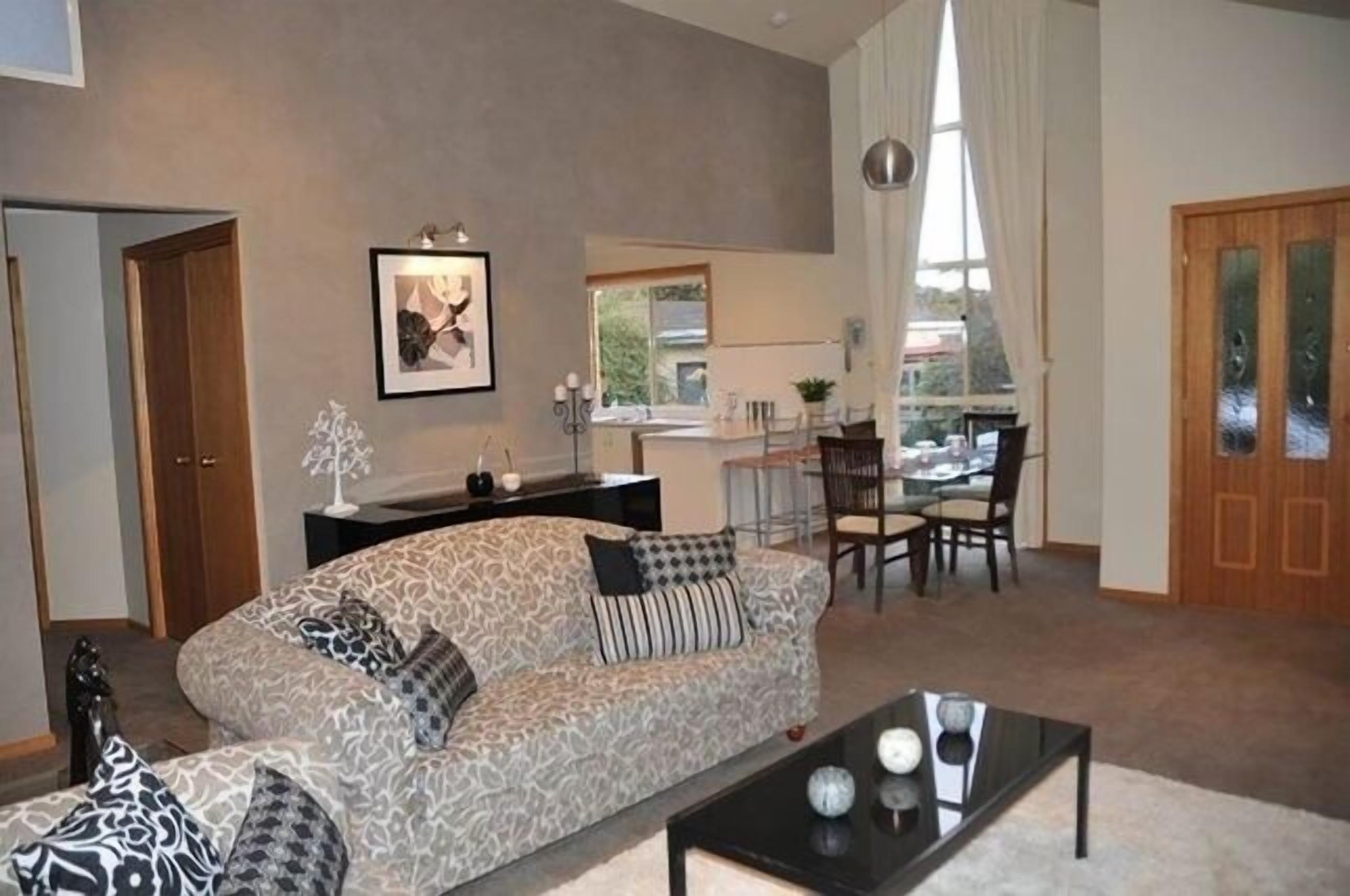 電視、DVD 播放機、影像庫