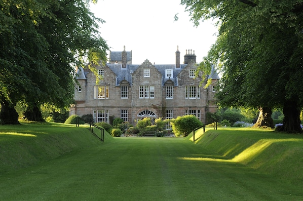Exterior - Historic 2000 Acre Country Estate near Troon & Prestwick with 13 bedrooms. (Hurlford)