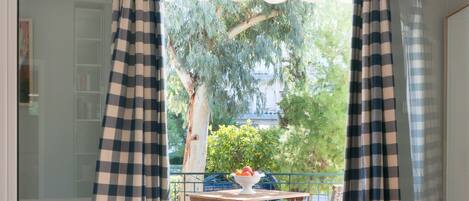 3 habitaciones, tabla de planchar con plancha y acceso a internet