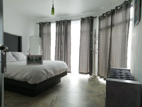 Casa Mexicana! Near malls and Zona Esmeralda, security and cleaning measurements