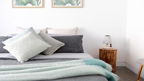 2 bedrooms, WiFi, bed sheets