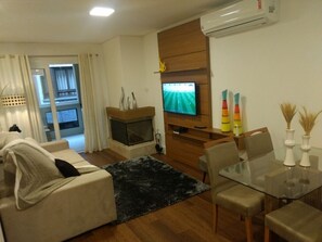 TV, fireplace - Beautiful, brand new apartment 500 meters from the Stone Cathedral. (Vila Luiza)