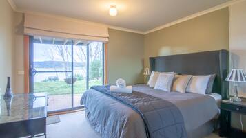 5 camere, una scrivania, ferro/asse da stiro, culla da viaggio