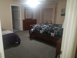 4 bedrooms, iron/ironing board, free WiFi, bed sheets