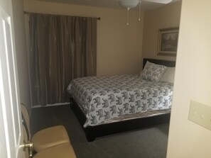 4 chambres, fer et planche à repasser, Wi-Fi gratuit, draps fournis