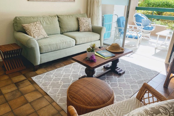 Comfortable Living Room, with full amenities