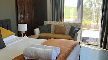 Ferros/tábuas de passar roupa, berço de viagem, Wi-Fi de cortesia