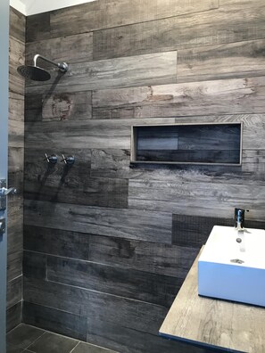Shower, hair dryer, bathrobes, towels