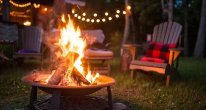 Campau Lake Sunshine, hot swim spa tub, King Bed lakefront