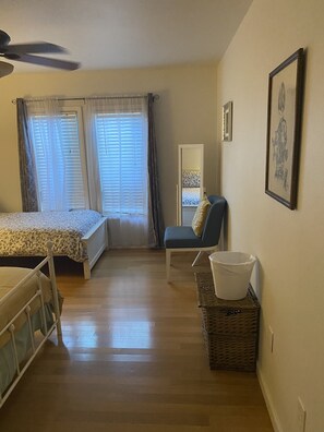 2 bedrooms, desk, iron/ironing board, free WiFi