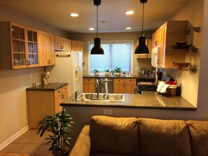 open floor plan to gourmet kitchen