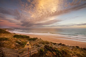 Sur la plage, serviettes de plage