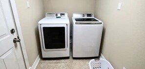 Interior - Templar ·Gorgeous 350k home, 5 Beds, Up to 18 Guests, Middle of town (Sugar Land)