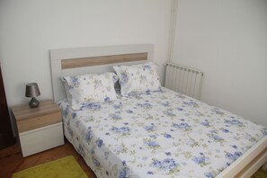 4 chambres, fer et planche à repasser, Wi-Fi gratuit, draps fournis