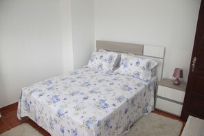 4 quartos, ferros/tábuas de passar roupa, Wi-Fi de cortesia