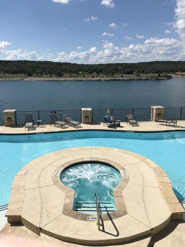 Enjoy your wonderful vacation at Lakeside Escape