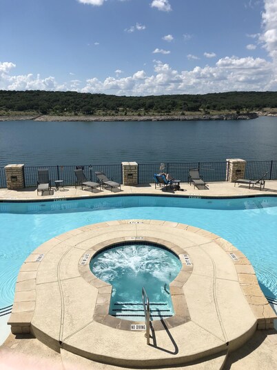 Enjoy your wonderful vacation at Lakeside Escape