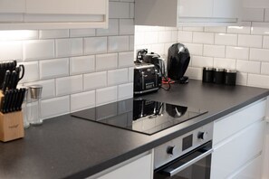 Cookware/dishes/utensils