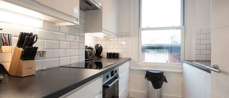 Utensilis de cuina, vaixella i coberteria