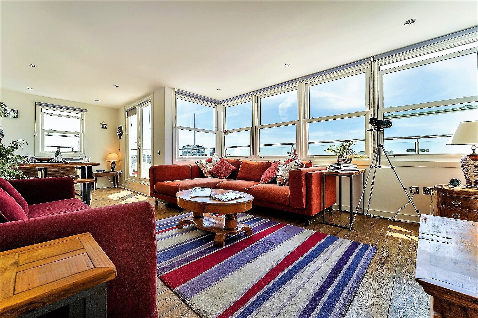 Smart TV, books, music library, stereo