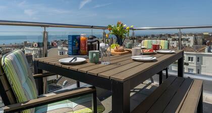 Central Sea View Penthouse with Private Roof Terraces