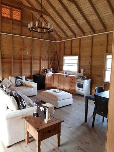 Detached  beautiful wooden barn house, 10 -15 minutes from Grand Anse beach