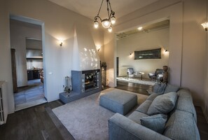TV, fireplace, DVD player