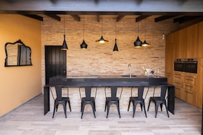 Fridge, microwave, oven, stovetop - HOUSE IN THE EBRO DELTA, WITH WIFI, HEATED POOL, PARKING AND BARBECUE. (Deltebre)