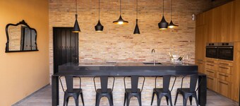 MAGNIFIKT HUS I DELTA DEL EBRO, MED PRIVAT WIFI, simbassäng och parkering