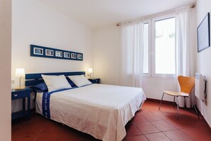 3 bedrooms, WiFi, bed sheets - Tamariu Beach 1- Beachfront Home with wifi & views (Tamariu)