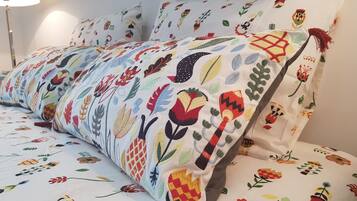 2 bedrooms, desk, iron/ironing board, free WiFi