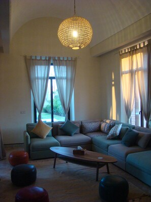 TV, fireplace, DVD player, stereo - Marrakech Pearl, a jewel of refinement with a breathtaking view of the Atlas (Marrakesh)
