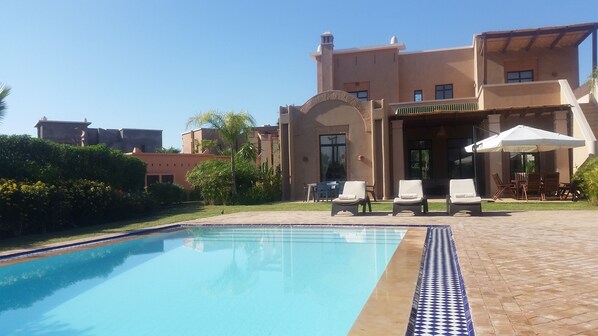 Pool - Marrakech Pearl, a jewel of refinement with a breathtaking view of the Atlas (Marrakesh)