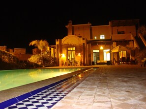 Pool - Marrakech Pearl, a jewel of refinement with a breathtaking view of the Atlas (Marrakesh)