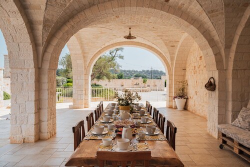 Charming Family Retreat in a stone farmhouse with Private Pool in Itria Valle