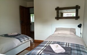 2 bedrooms, iron/ironing board, free WiFi, bed sheets