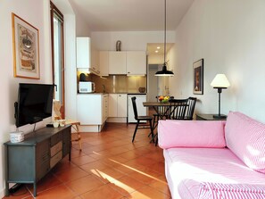 Unclassified image, 5 of 31, button - Bright 1-Bed Apartment on La Rambla, Barcelona. RJ (Barcelona)