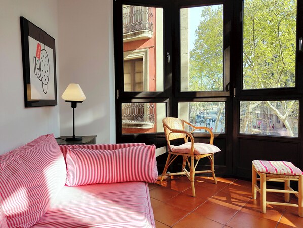 Unclassified image, 1 of 31, button - Bright 1-Bed Apartment on La Rambla, Barcelona. RJ (Barcelona)