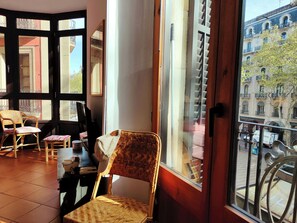 Unclassified image, 5 of 30, button