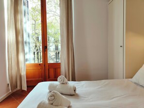 1 chambre, fer et planche à repasser, Wi-Fi, draps fournis