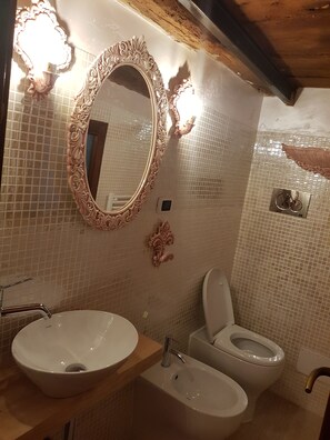 Deluxe Room | Bilik Mandi | Bidet, tuala disediakan 