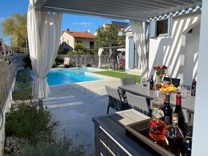 Outdoor pool, a heated pool