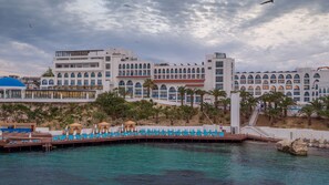 Playa privada, traslado desde/hacia la playa gratis