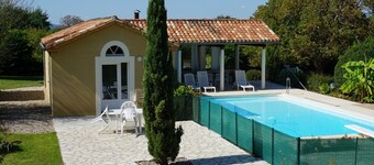 La Bakénia, casa rural "Joini" con piscina