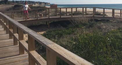 Lovely 2 Bedroom Apartment in Alvor with Shared Pool close to Town and Beach