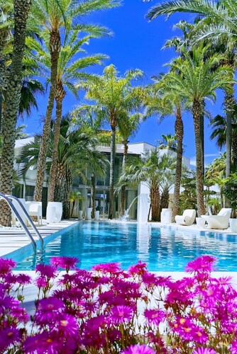 Luxury Villa, Private Pool, Garden, Solarium with Sea View